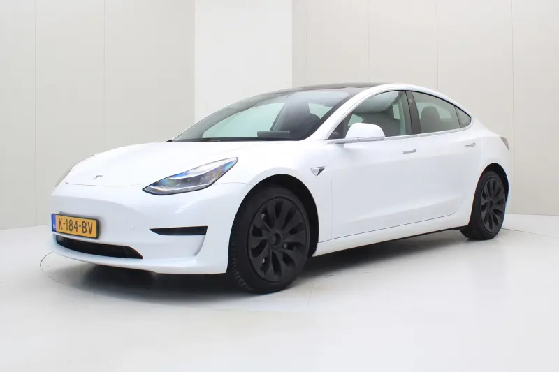 Tesla Model 3 (2020)