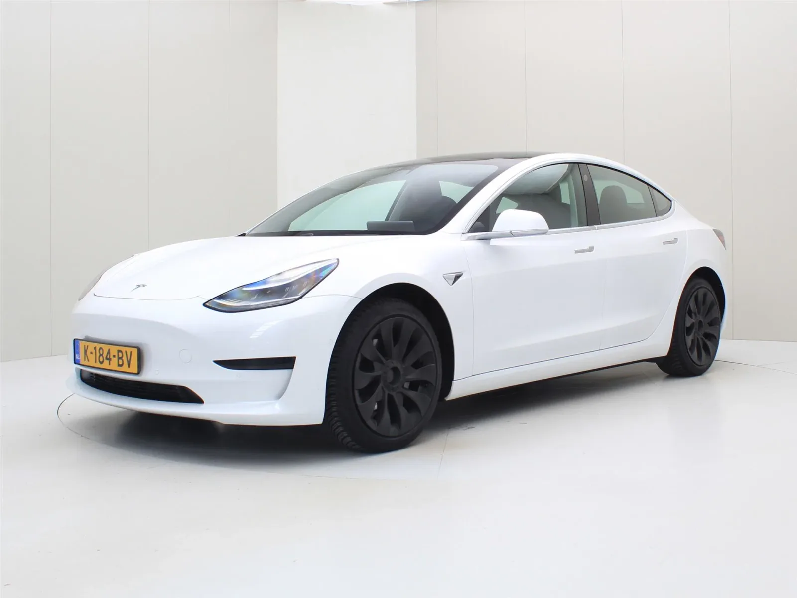 Tesla Model 3 (2020) — foto 1