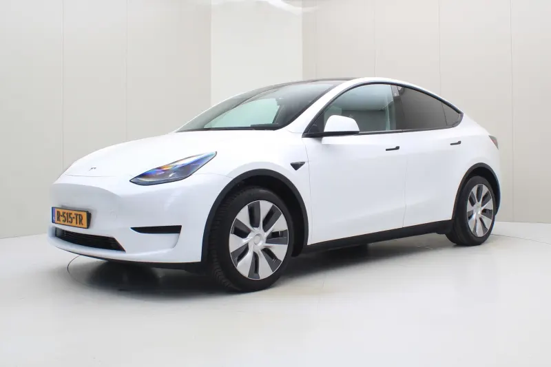 Tesla Model Y (2022)
