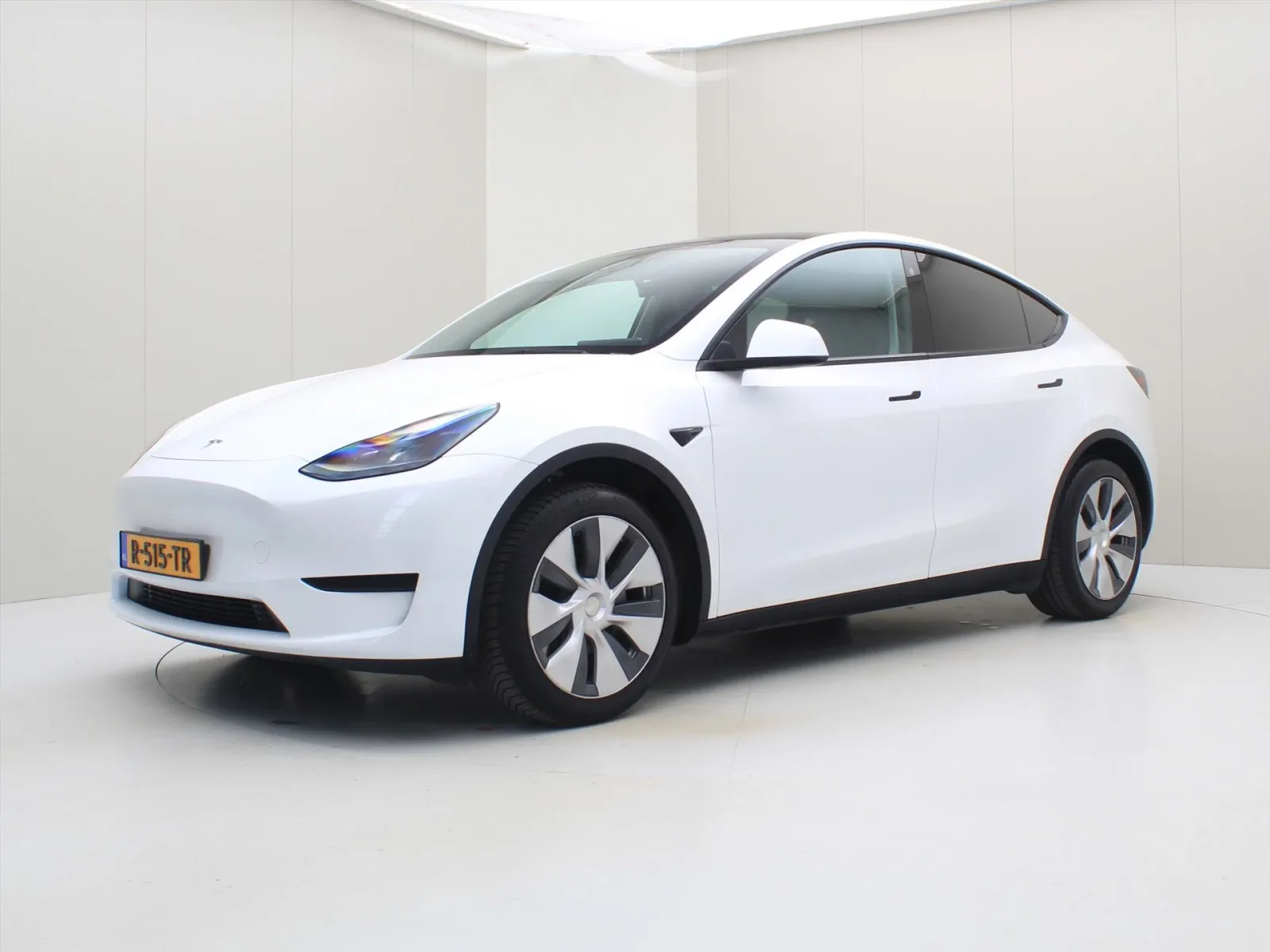 Tesla Model Y (2022) — foto 1