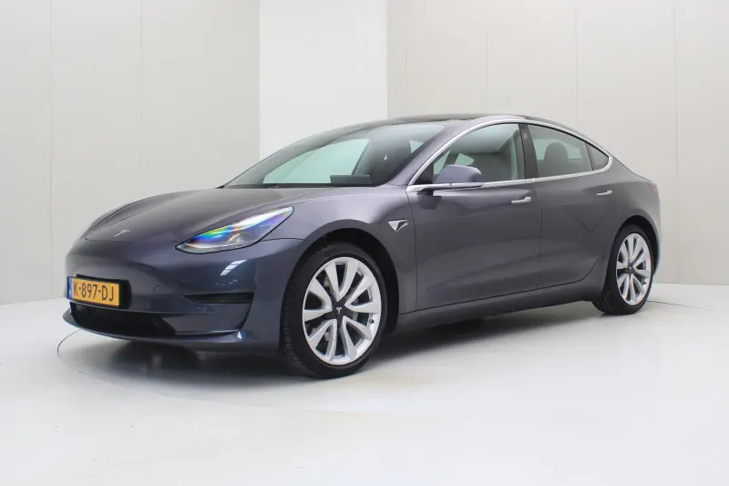 Tesla Model 3 (2020)