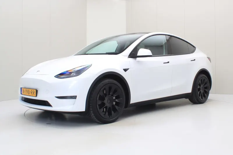 Tesla Model Y (2021)