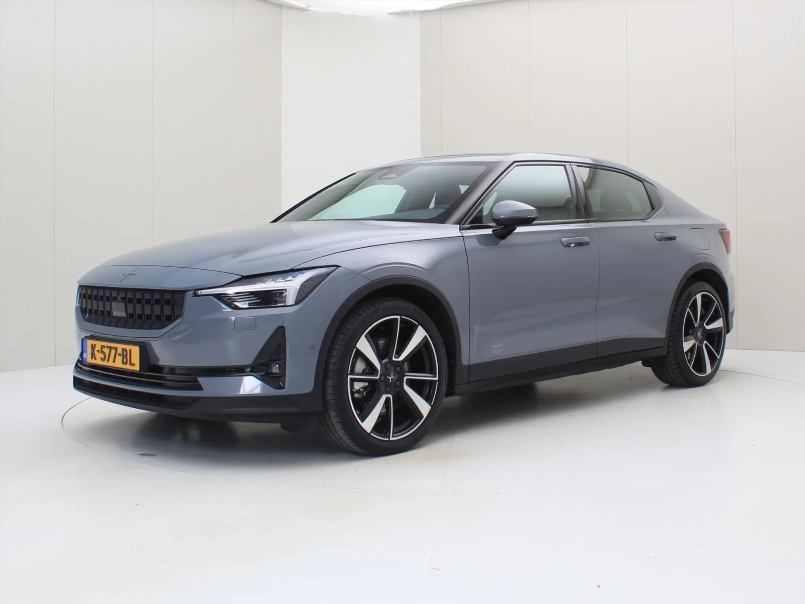 Polestar 2 (2020) — foto 1