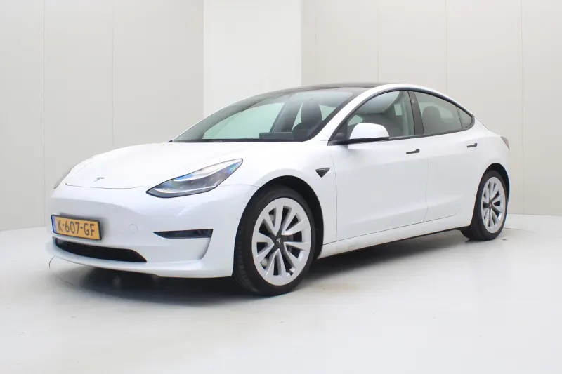 Tesla Model 3 (2020)