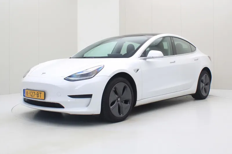 Tesla Model 3 (2020)