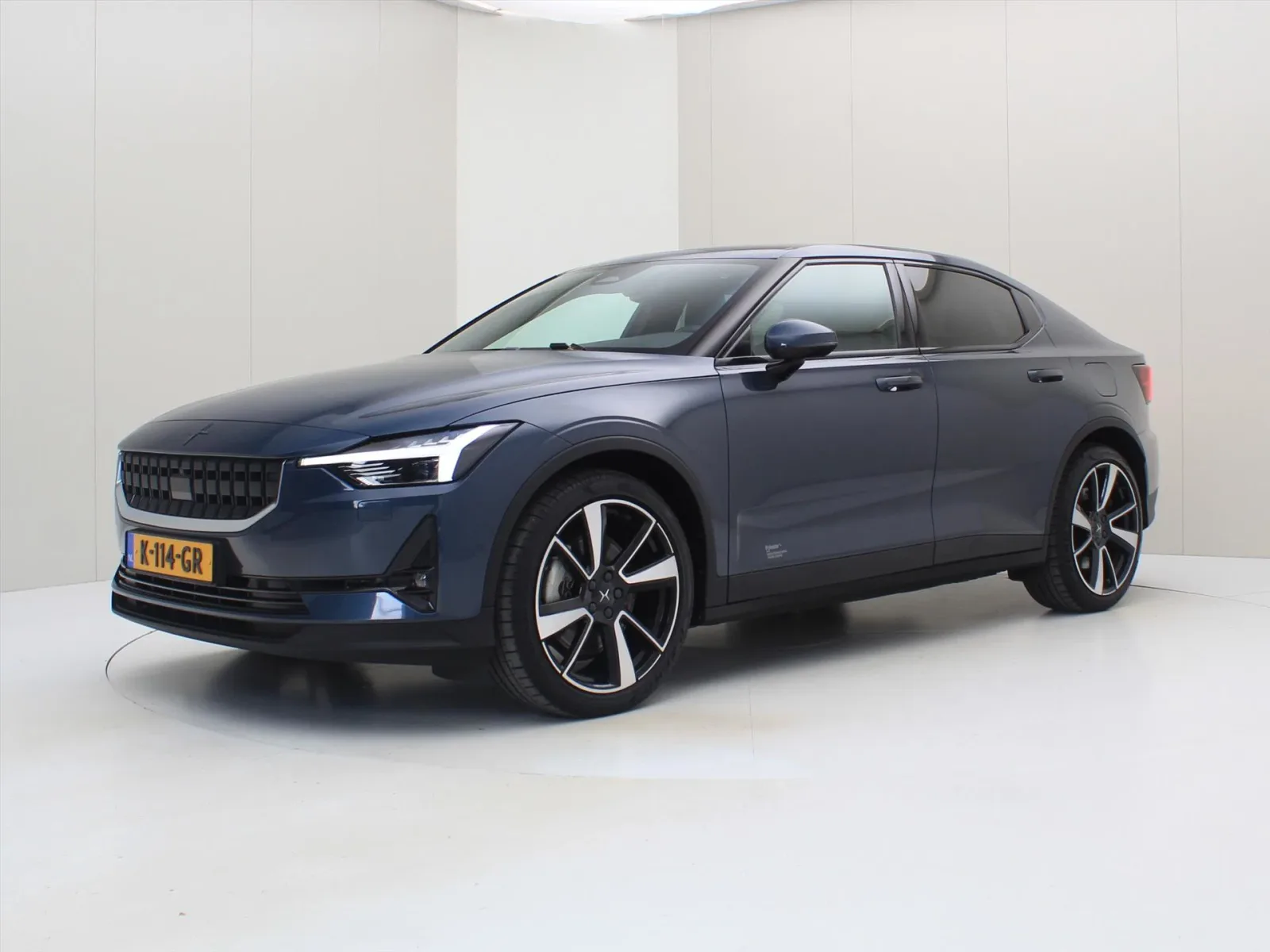 Polestar 2 (2020) — foto 1