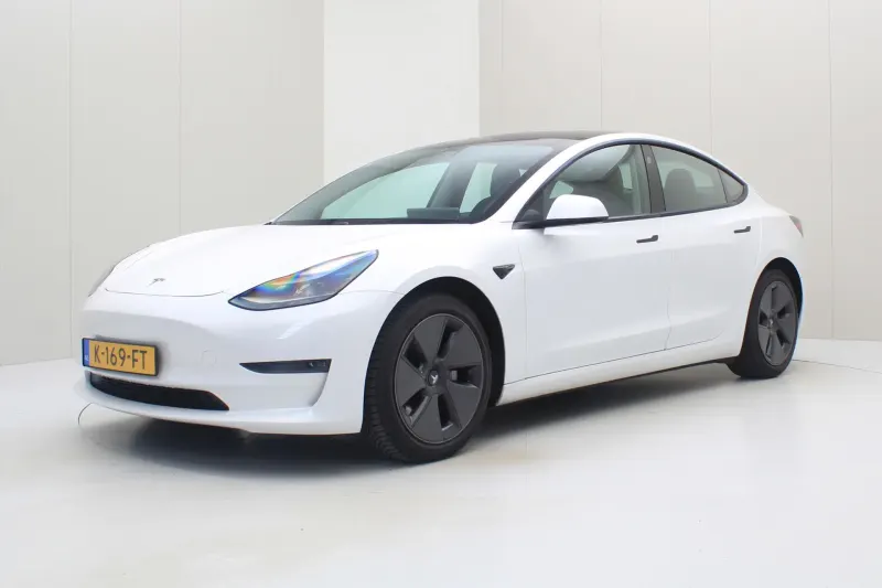 Tesla Model 3 (2020)