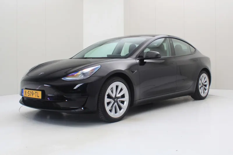 Tesla Model 3 (2021)