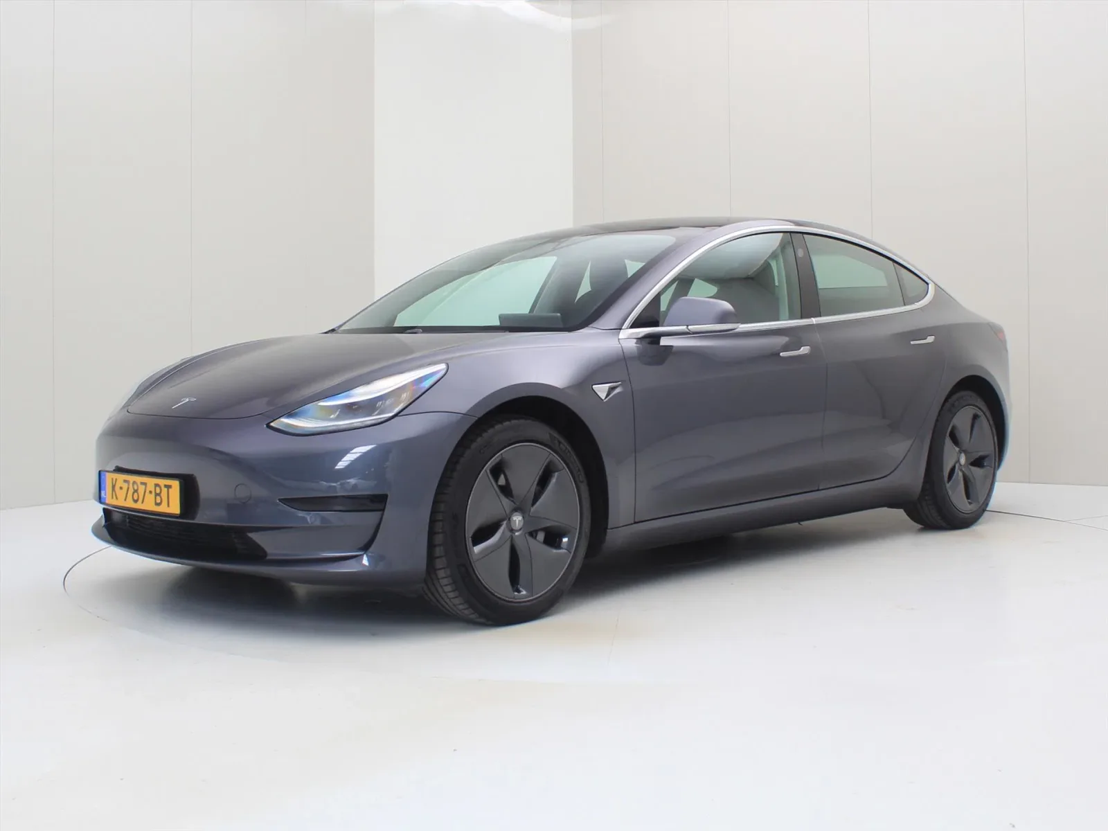 Tesla Model 3 (2020) — foto 1