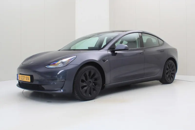 Tesla Model 3 (2021)