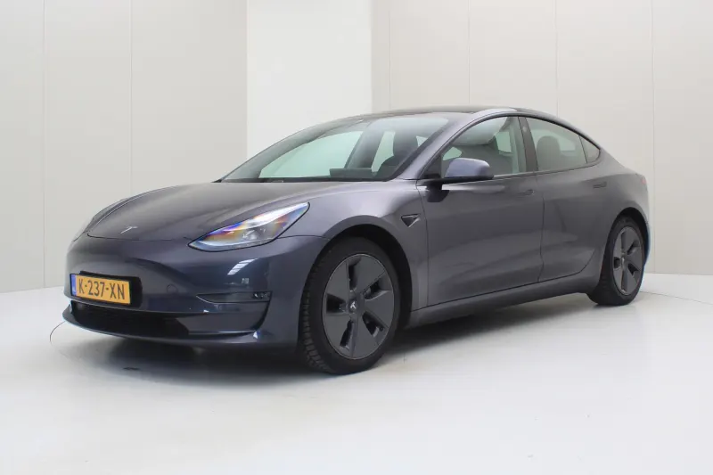 Tesla Model 3 (2021)
