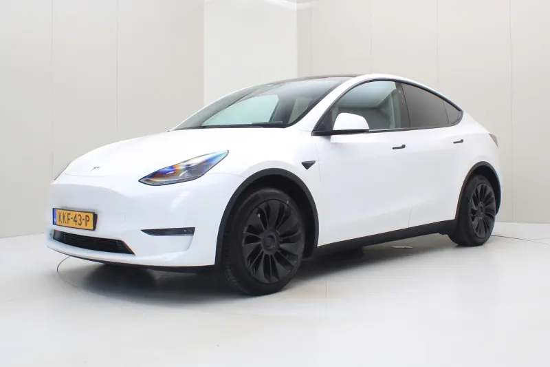 Tesla Model Y (2022)