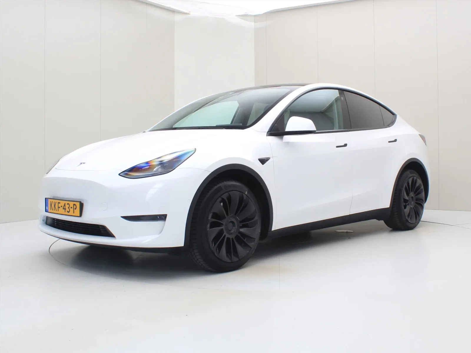 Tesla Model Y (2022) — foto 1
