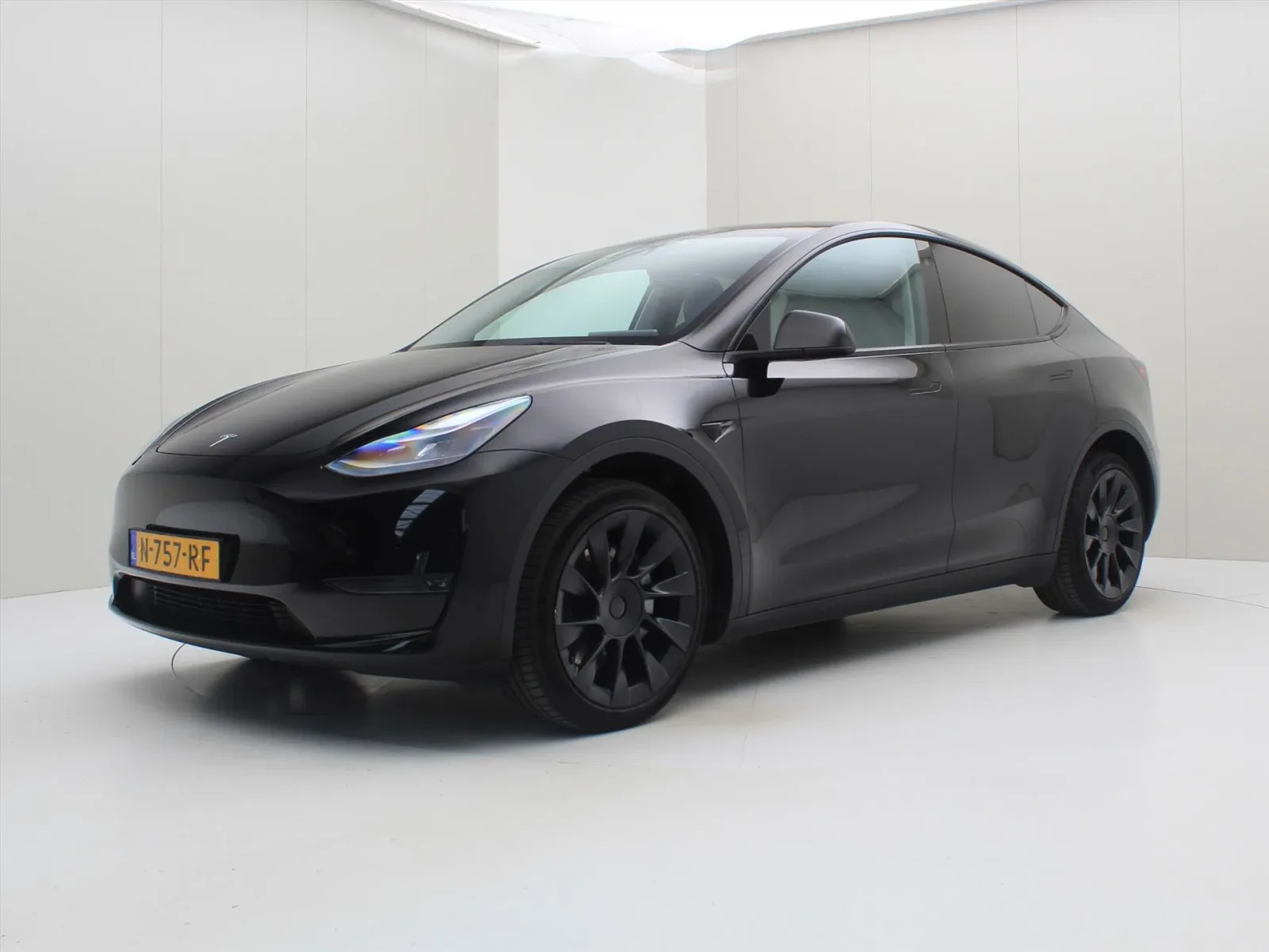 Tesla Model Y (2021) — foto 1