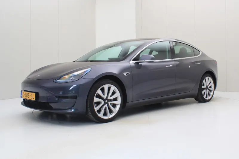 Tesla Model 3 (2020)