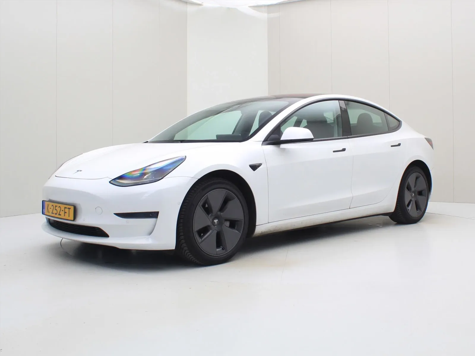 Tesla Model 3 (2020) — foto 1