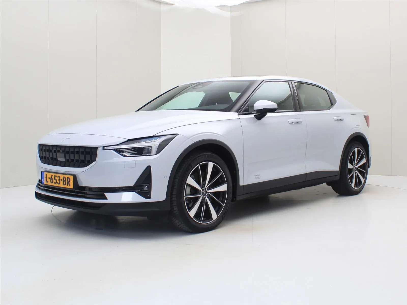Polestar 2 (2021) — foto 1