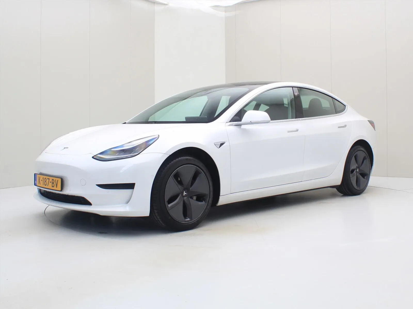 Tesla Model 3 (2020) — foto 1