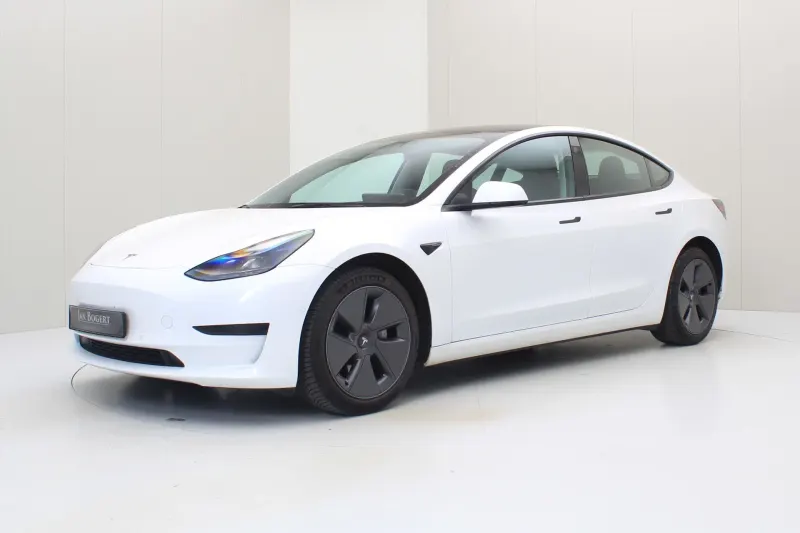 Tesla Model 3 (2022)