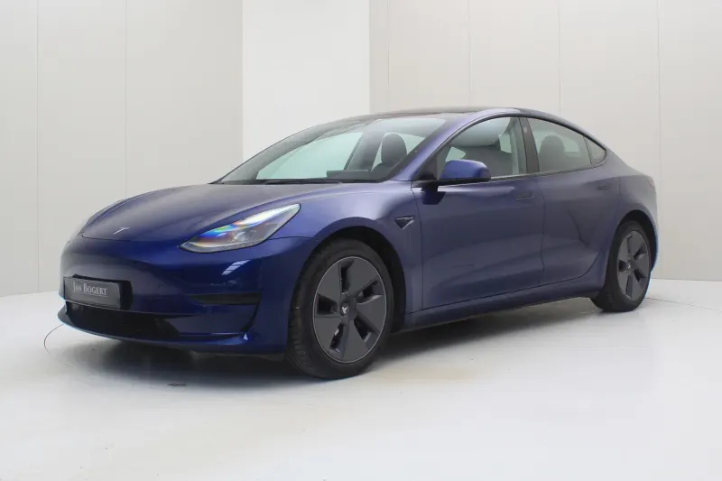 Tesla Model 3 (2022)