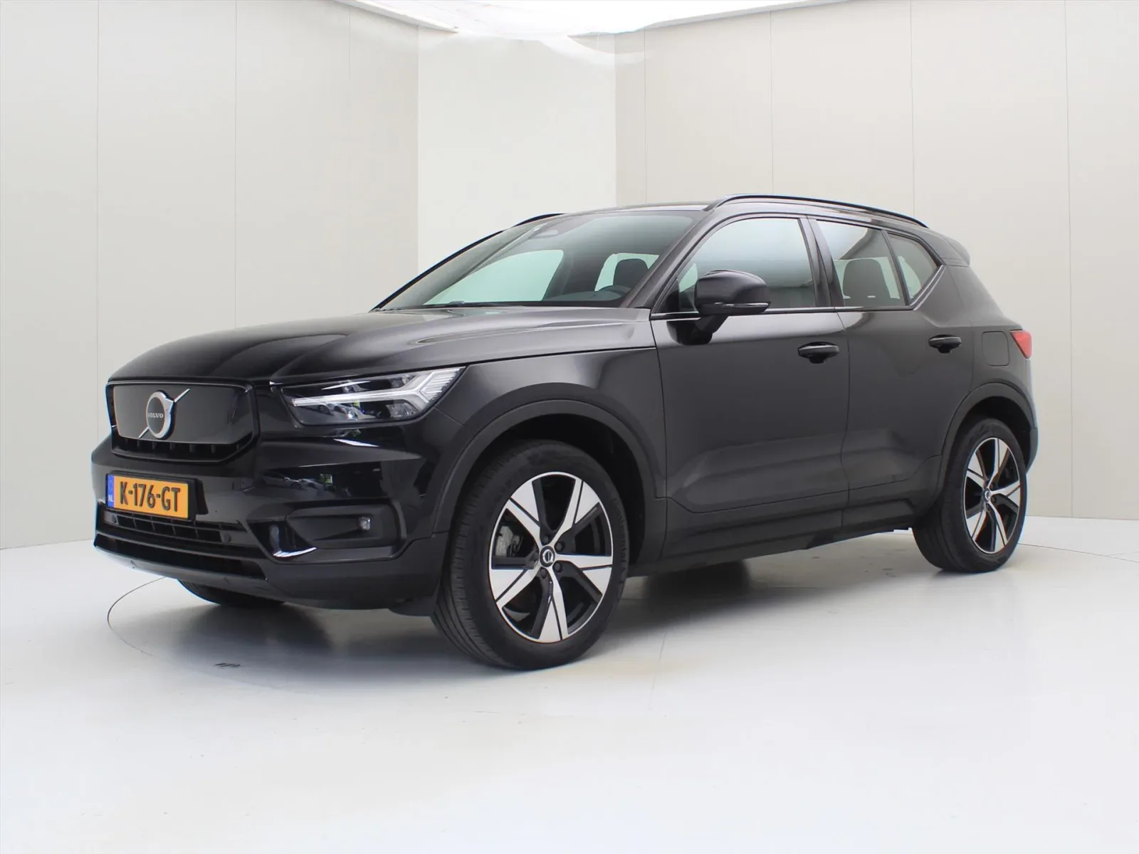 Volvo XC40 (2020) — foto 1
