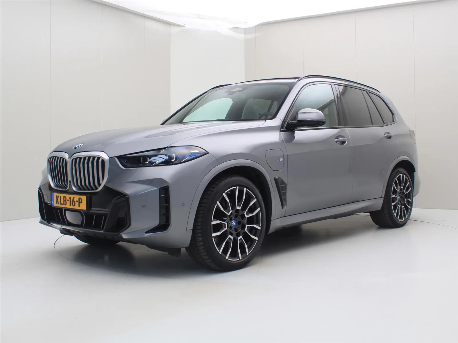 BMW X5 (2024) — foto 1