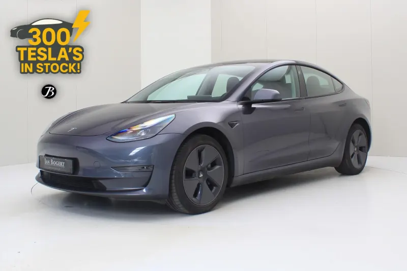 Tesla Model 3 (2022)