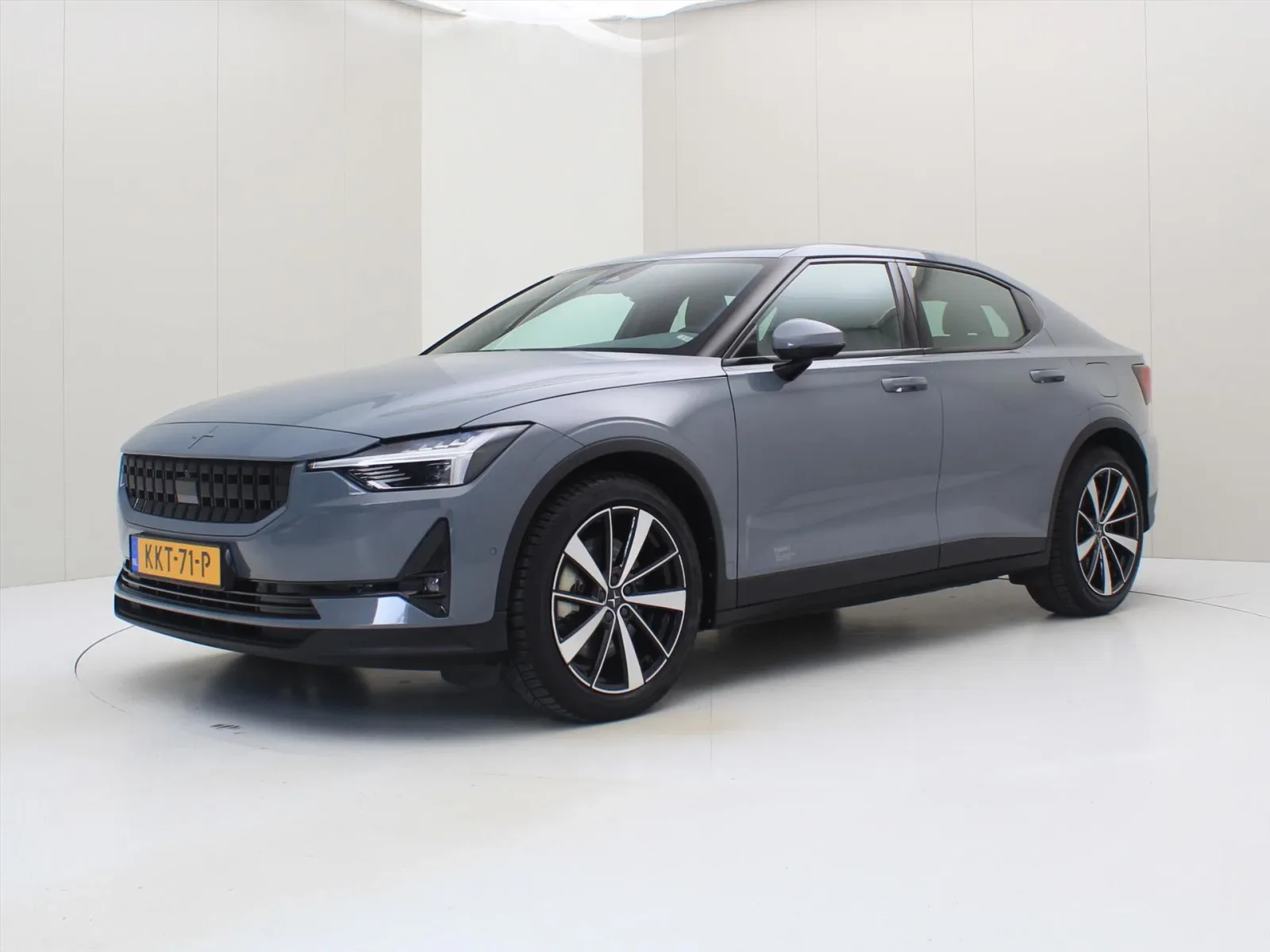 Polestar 2 (2022) — foto 1