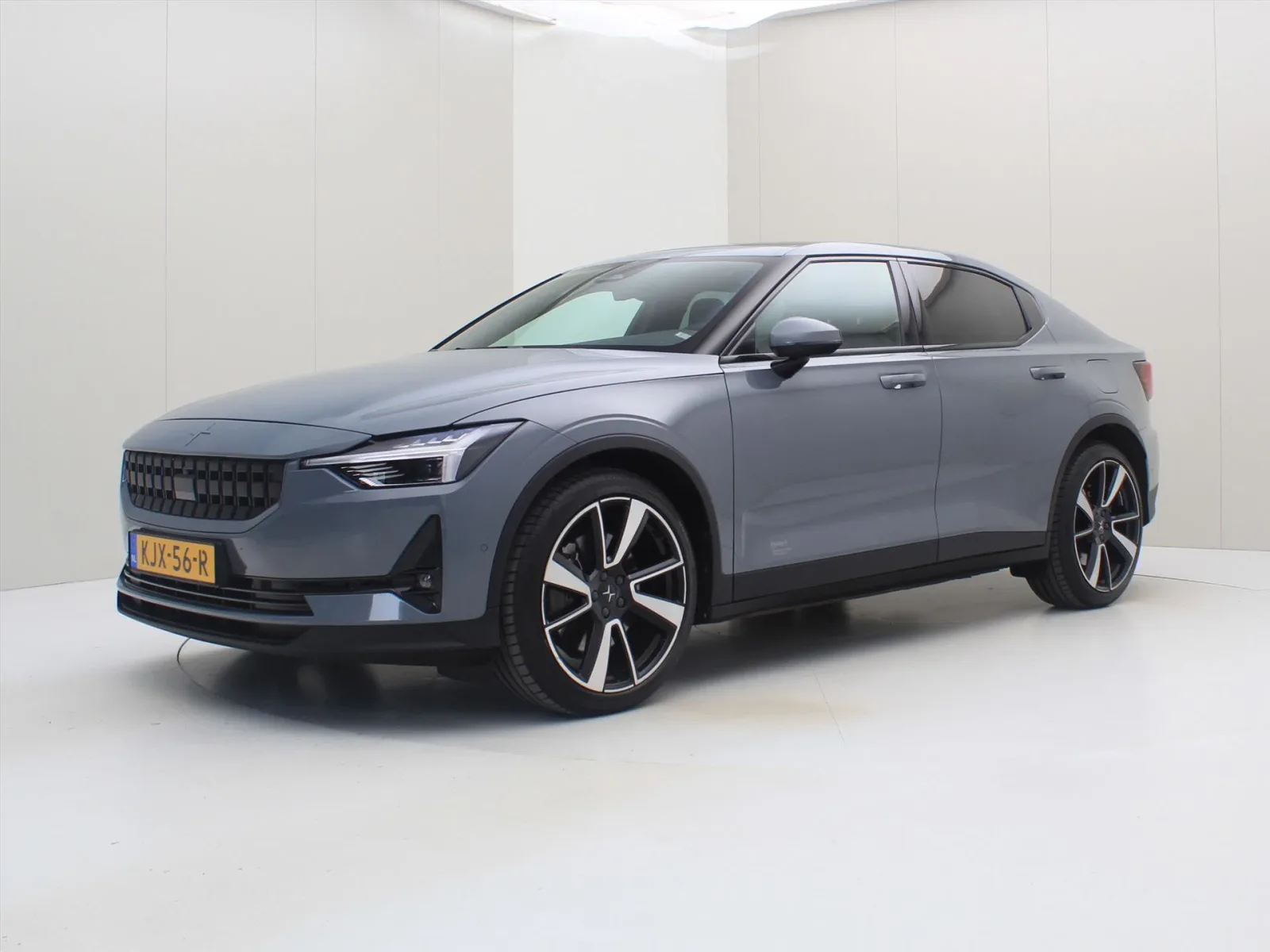 Polestar 2 (2022) — foto 1