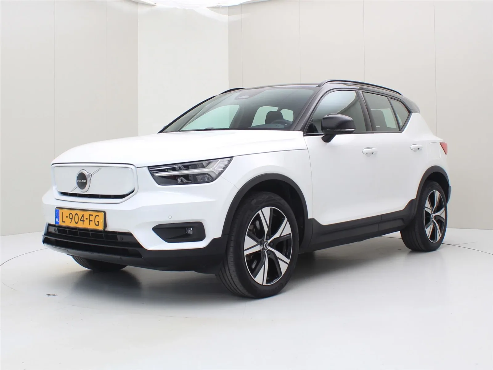Volvo XC40 (2021) — foto 1