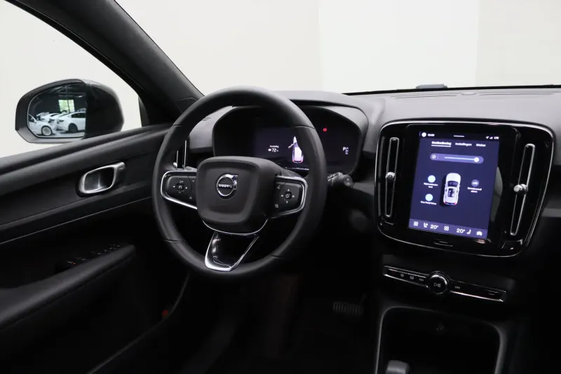 Volvo XC40 (2022)