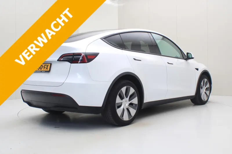Tesla Model Y (2022)