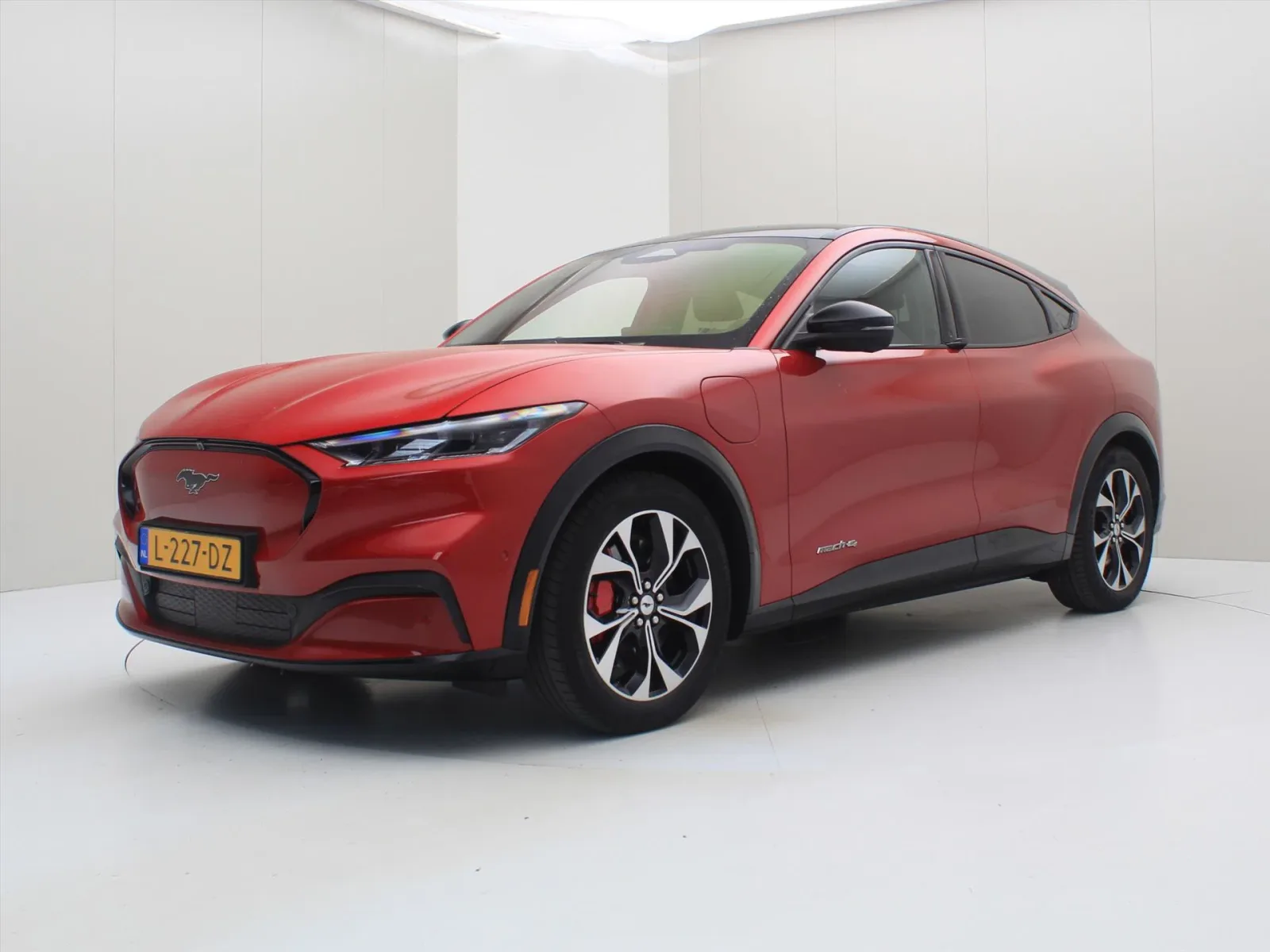 Ford Mustang (2021) — foto 1
