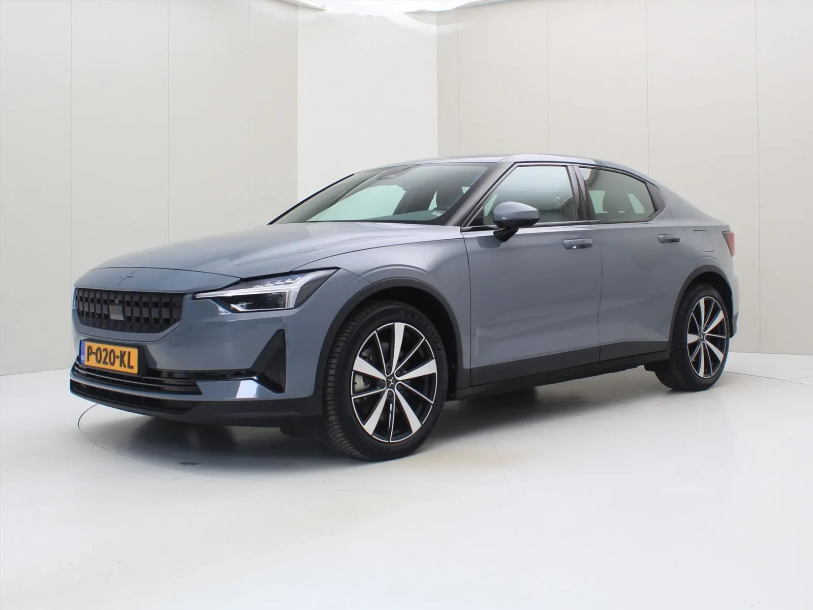 Polestar 2 (2022) — foto 1