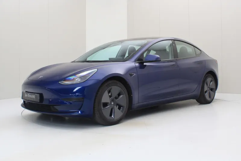 Tesla Model 3 (2022)