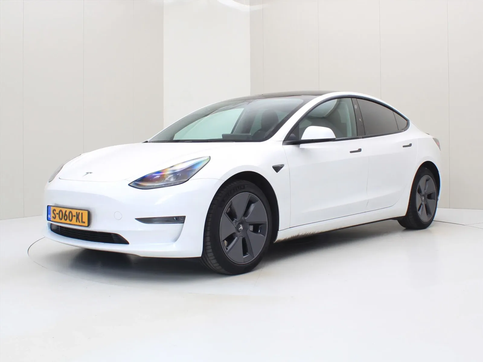 Tesla Model 3 (2023) — foto 1