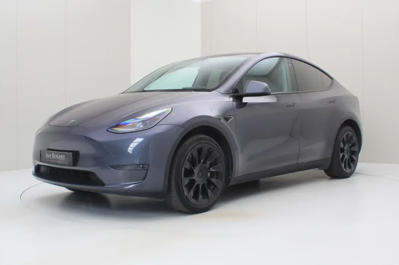 Tesla Model Y (2022)