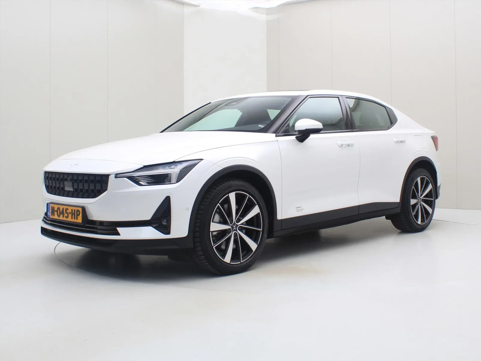 Polestar 2 (2021) — foto 1