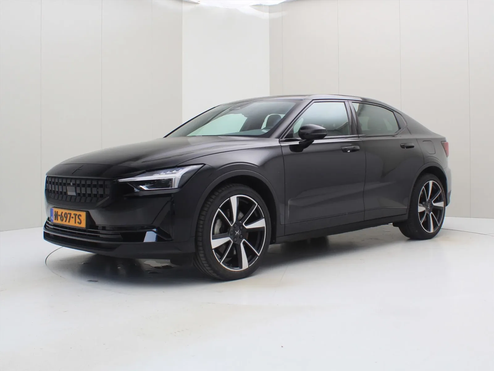 Polestar 2 (2021) — foto 1
