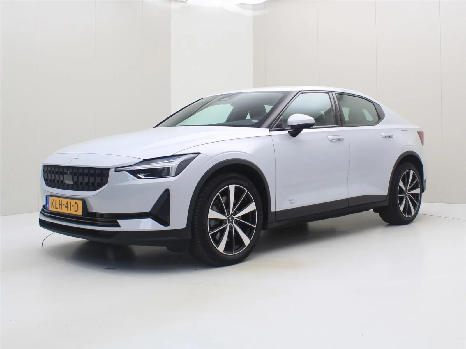 Polestar 2 (2022) — foto 1