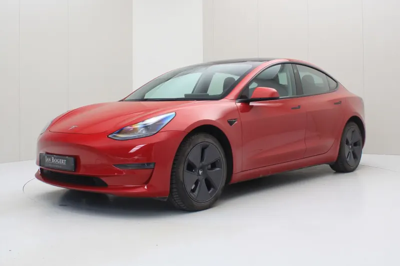 Tesla Model 3 (2022)