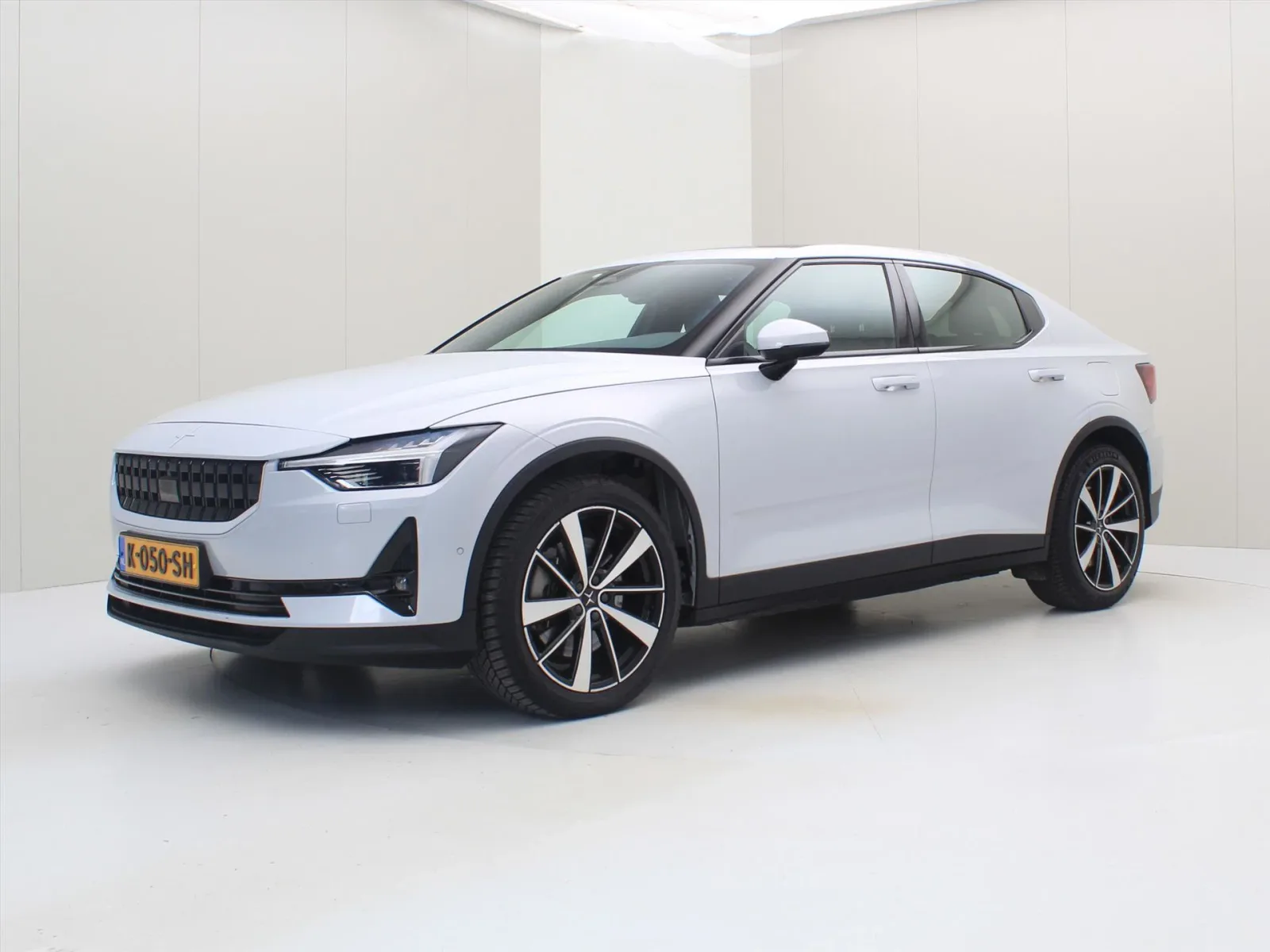 Polestar 2 (2021) — foto 1