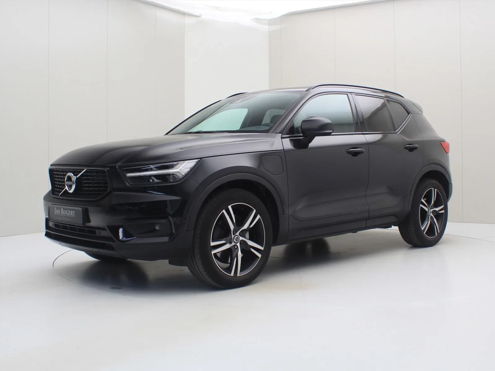 Volvo XC40 (2021) — foto 1