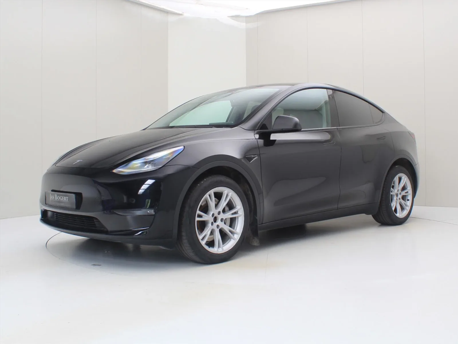 Tesla Model Y (2023) — foto 1