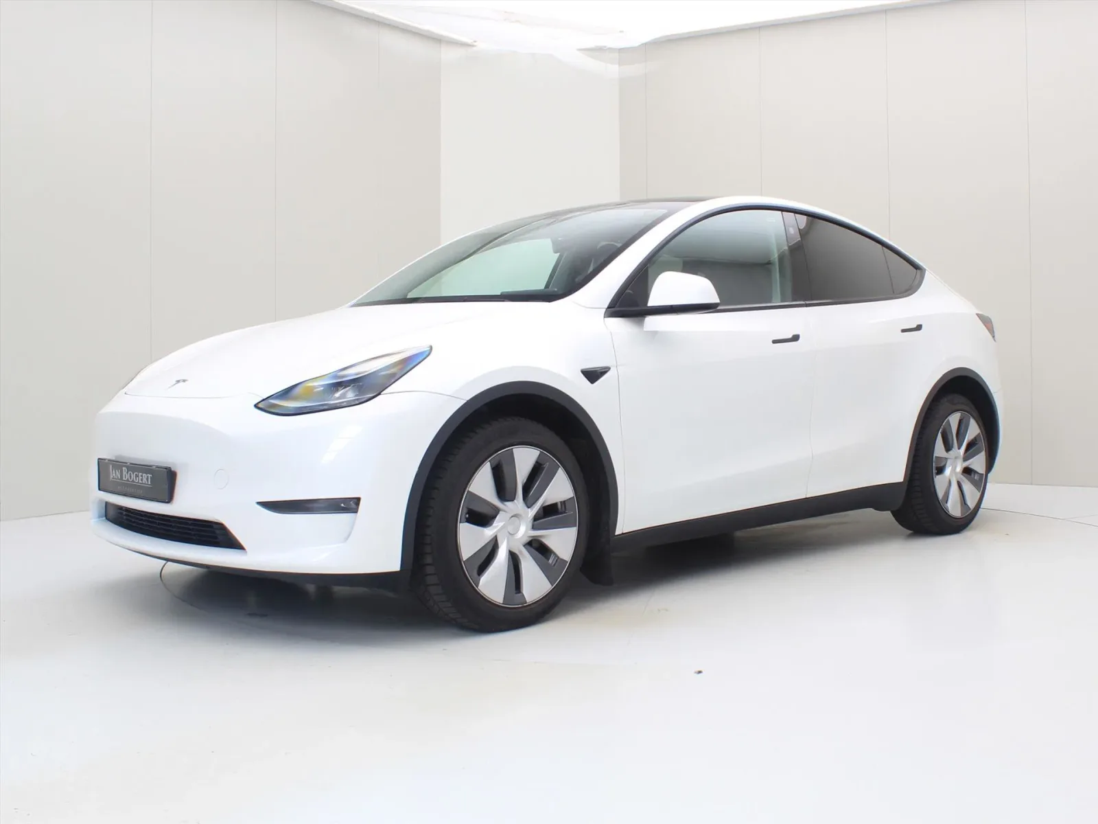 Tesla Model Y (2023) — foto 1