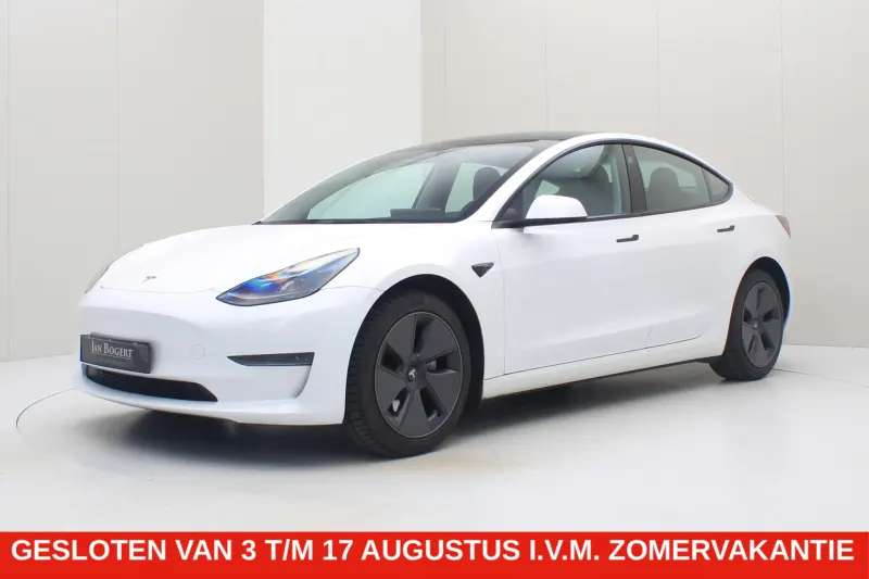 Tesla Model 3 (2023)