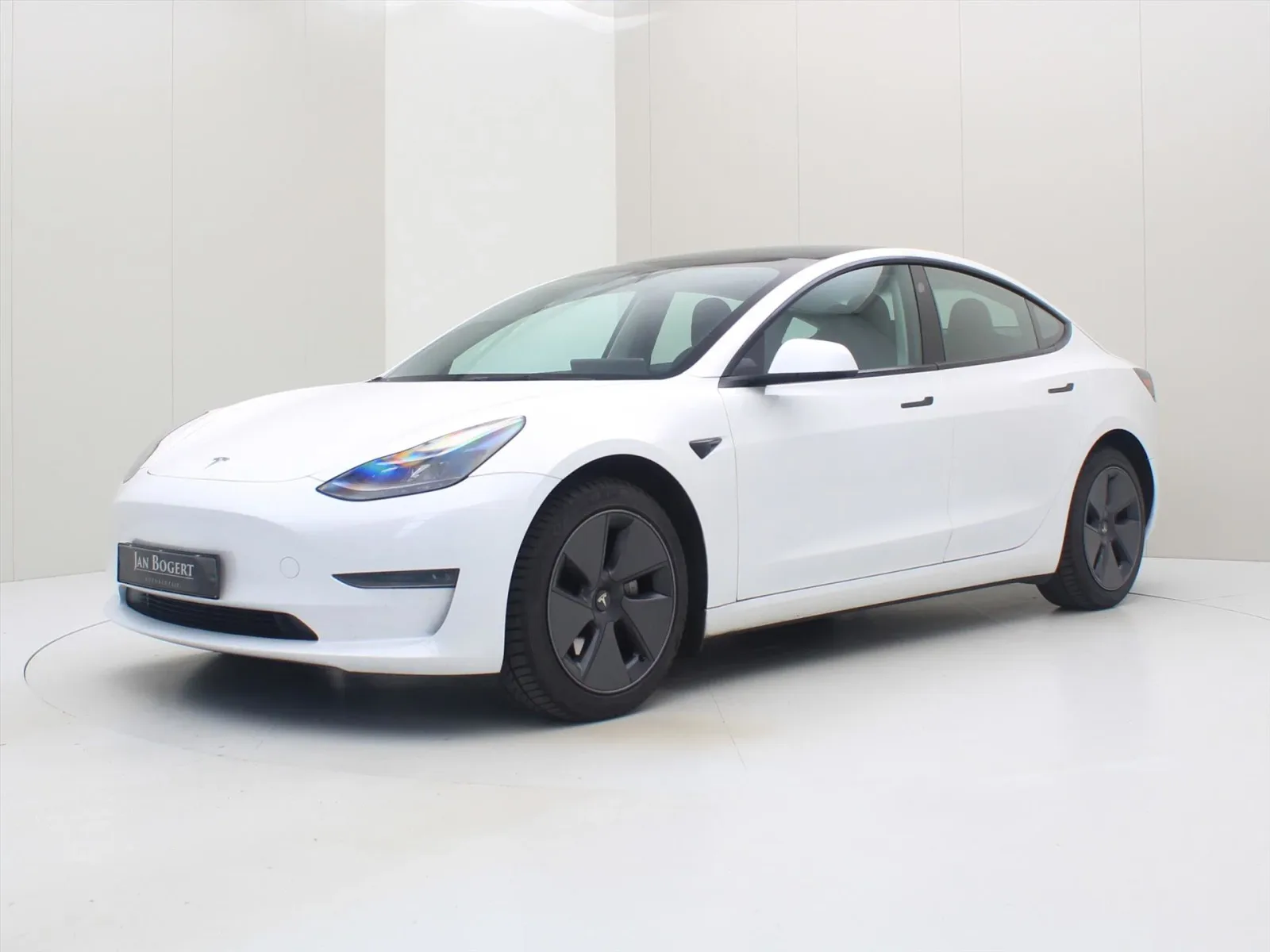 Tesla Model 3 (2023) — foto 1