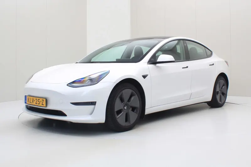 Tesla Model 3 (2021)