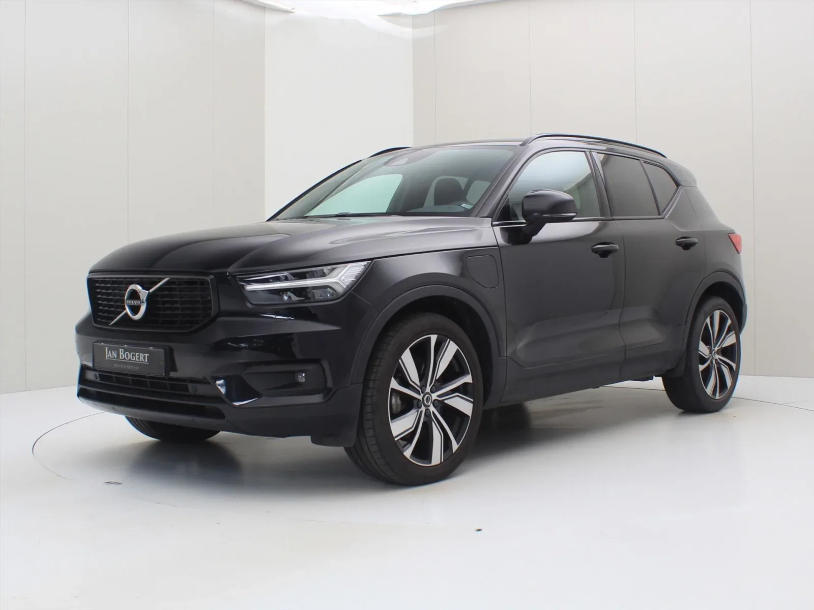 Volvo XC40 (2021) — foto 1