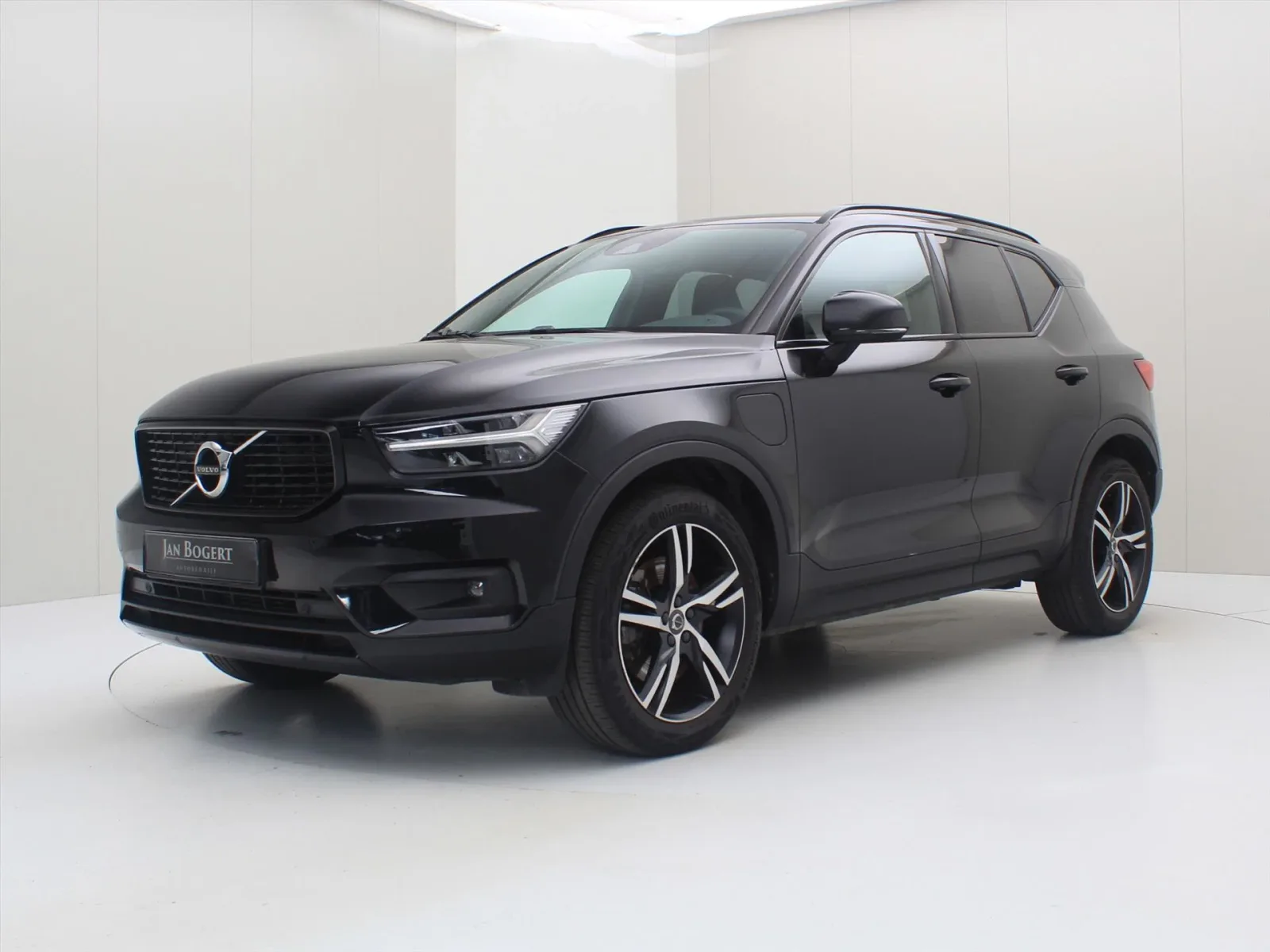 Volvo XC40 (2021) — foto 1